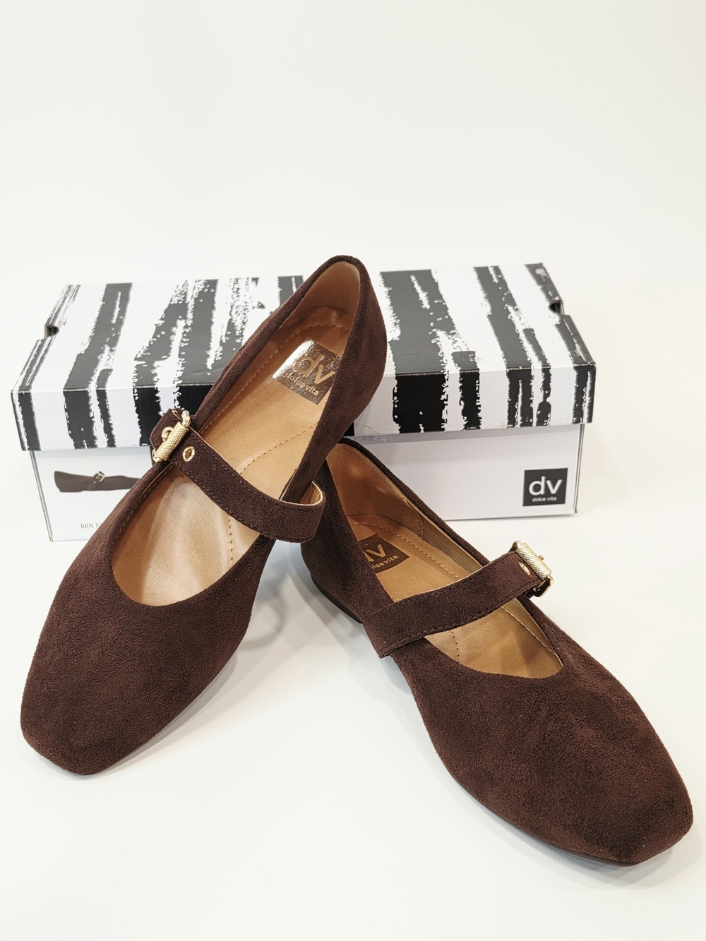 DV Dolce Vita Mulaney Women’s Brown Faux Suede Mary Jane Flats – Size 9